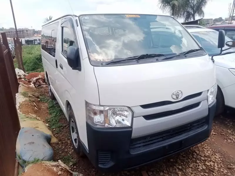 Toyota Hiace   - 2014