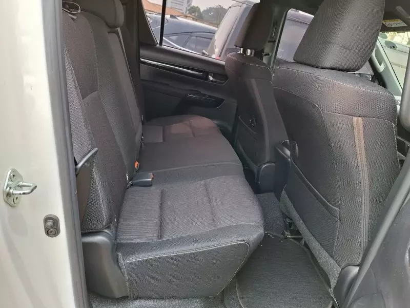 Toyota Hilux   - 2019