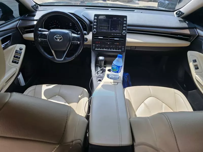Toyota Avalon   - 2019