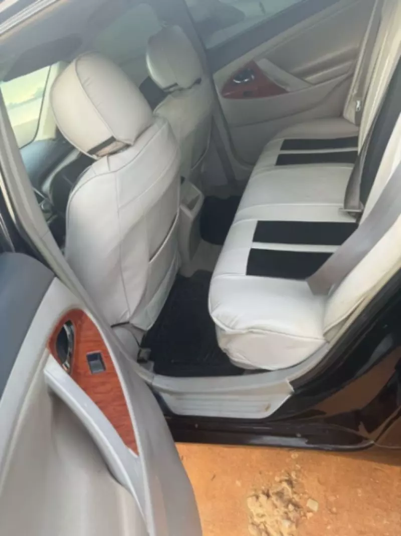 Toyota Camry   - 2009