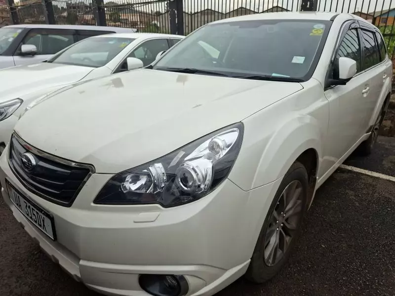 Subaru Outback   - 2015