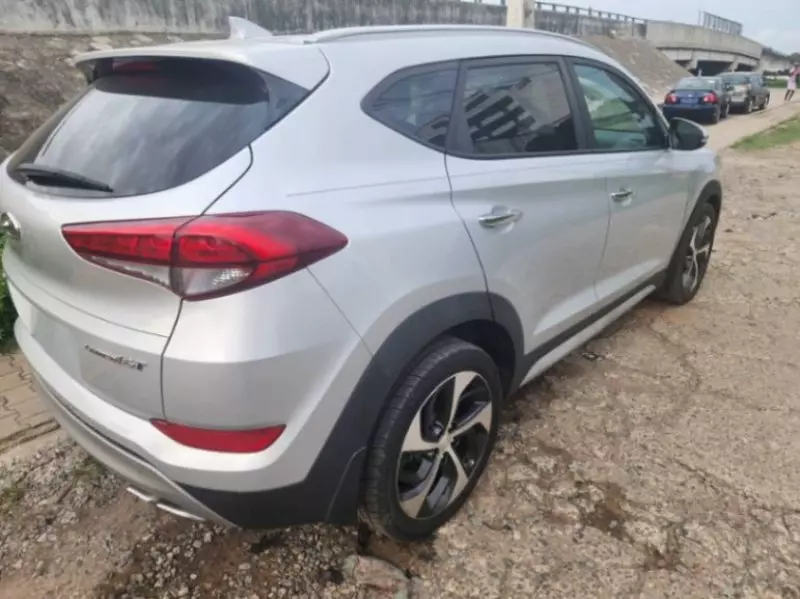Hyundai Tucson   - 2017