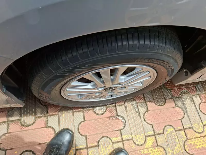 Toyota Noah   - 2014