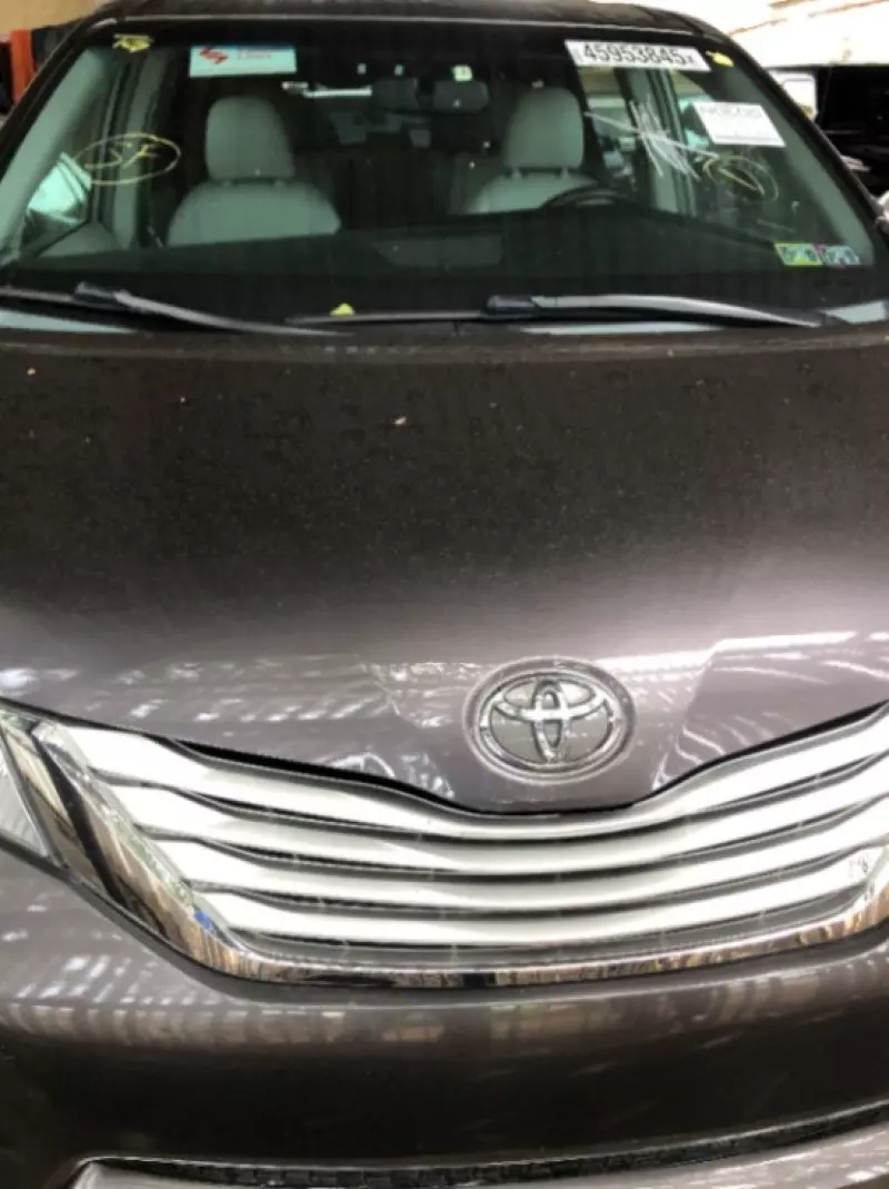 Toyota Sienna   - 2015