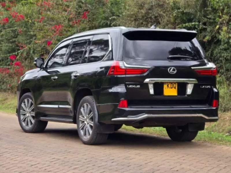 Lexus LX 570   - 2017