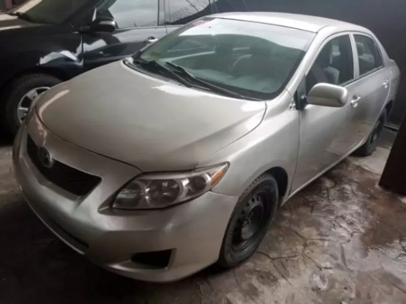 Toyota Corolla   - 2009