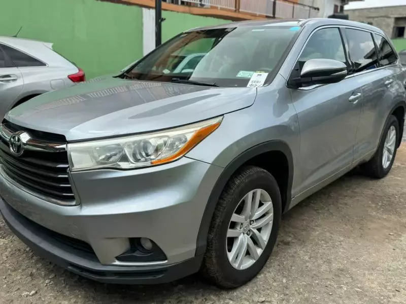 Toyota Highlander   - 2015