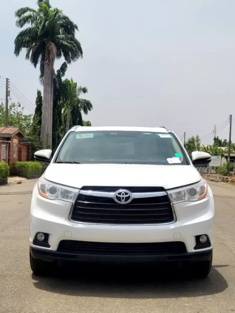 Toyota Highlander   - 2015