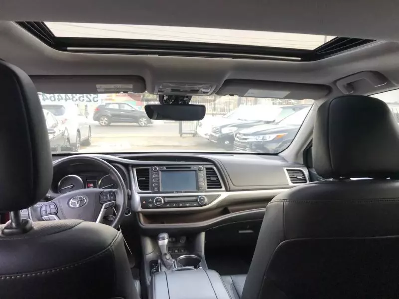 Toyota Highlander   - 2017
