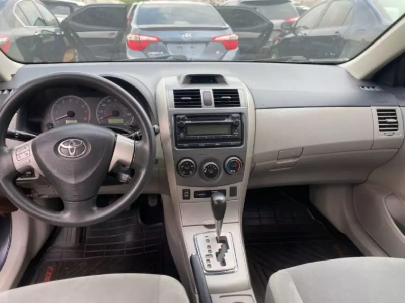 Toyota Corolla   - 2012