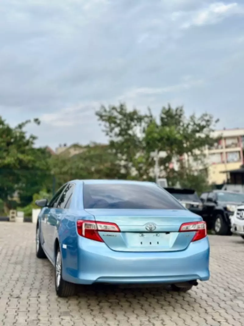 Toyota camry   - 2013
