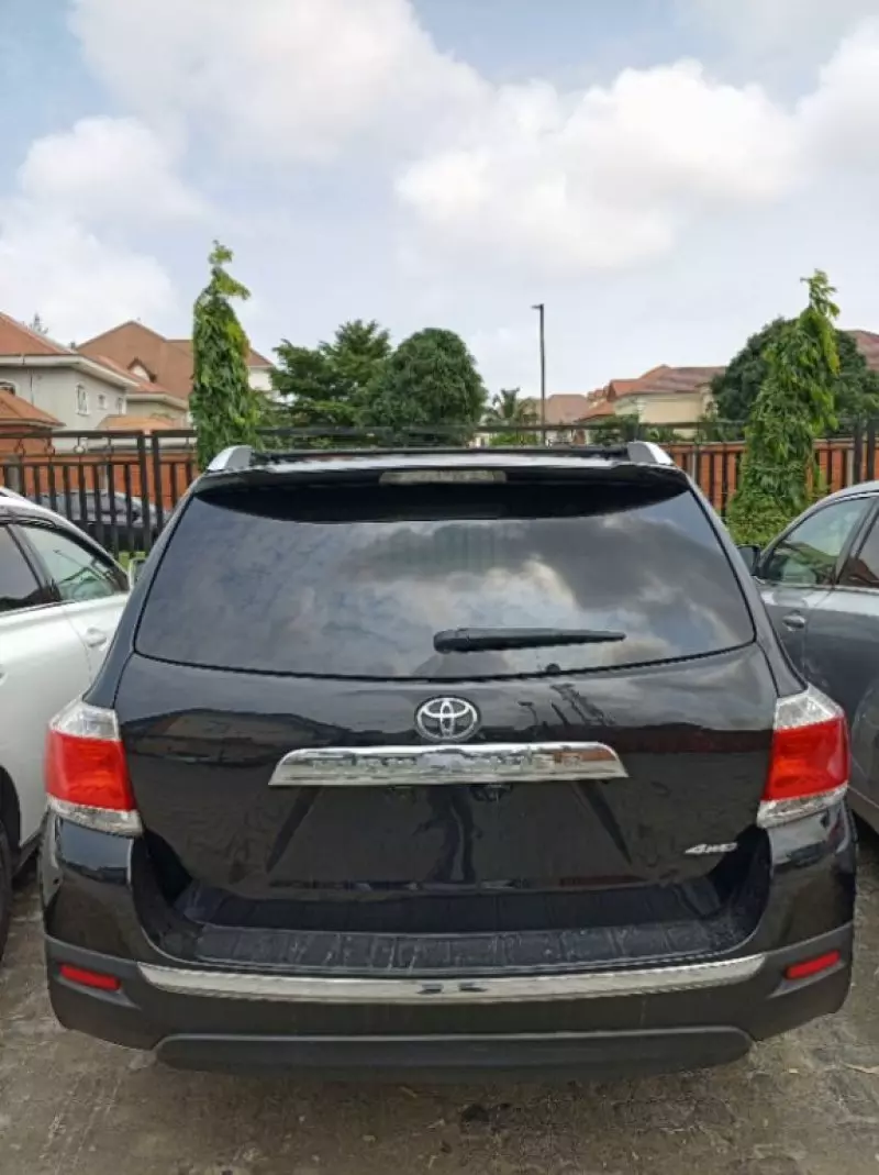 Toyota Highlander   - 2013