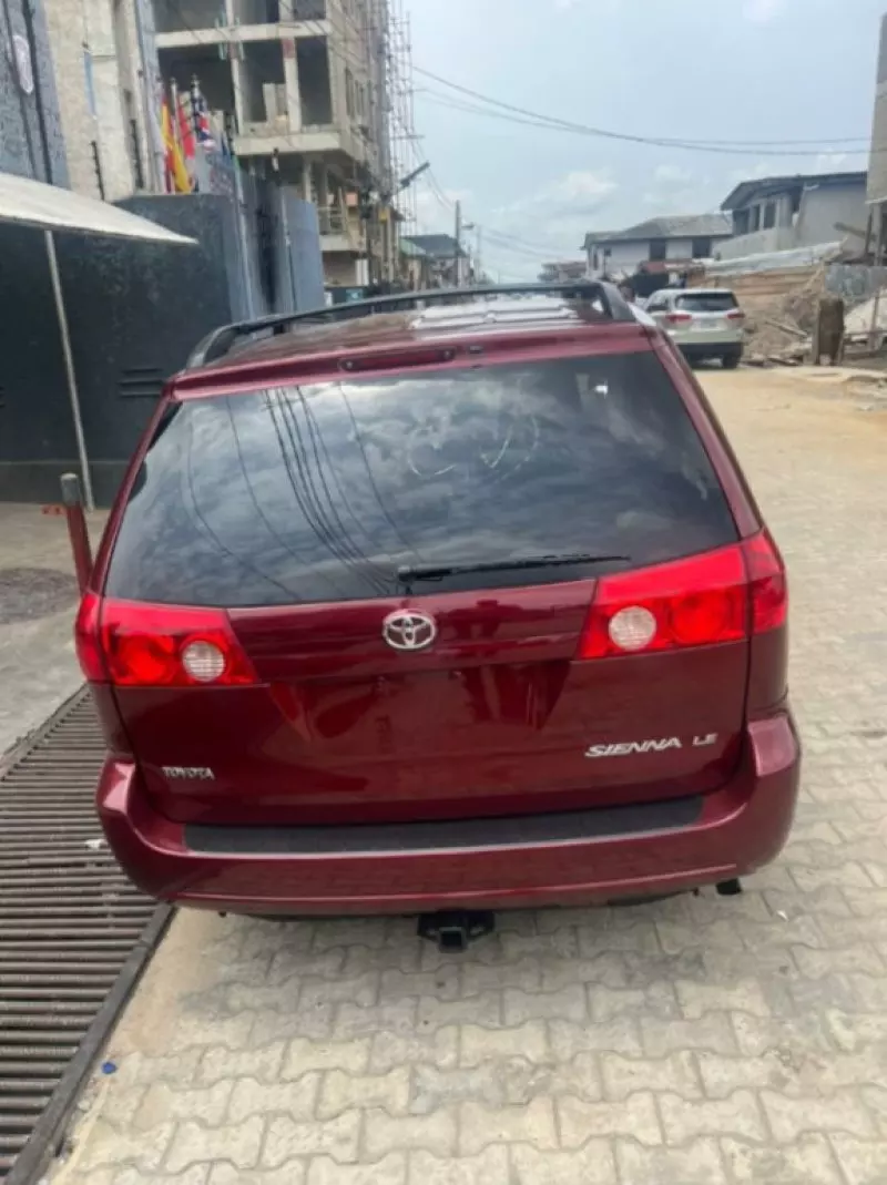 Toyota Sienna   - 2007