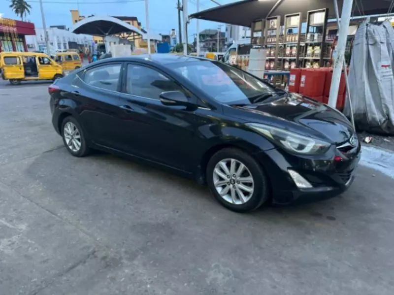 Hyundai Elantra   - 2014
