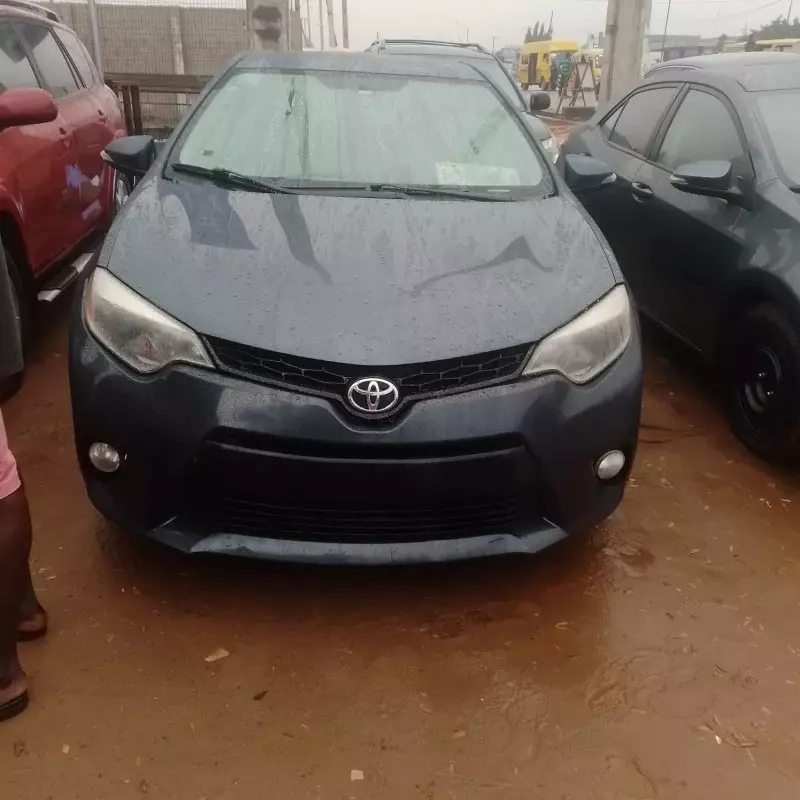 Toyota Corolla   - 2015