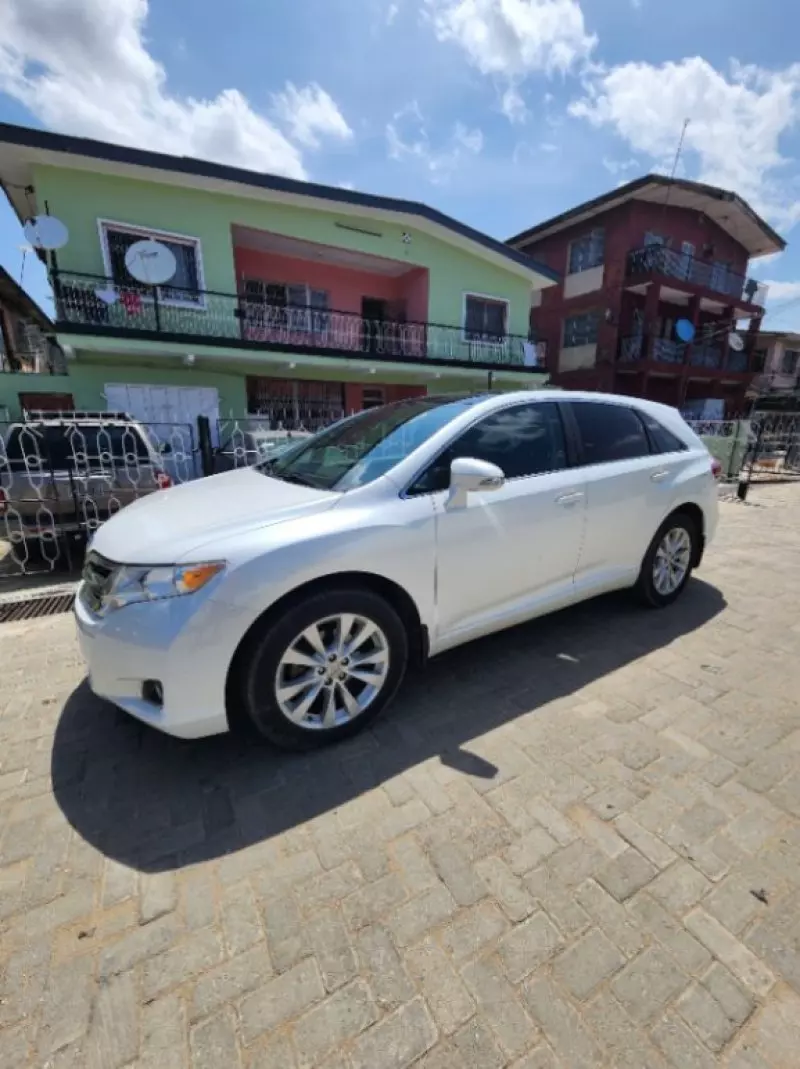 Toyota Venza   - 2014