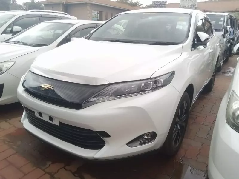 Toyota Harrier   - 2016