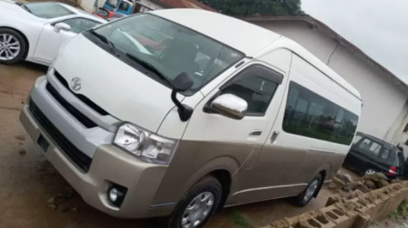 Toyota Hiace   - 2014