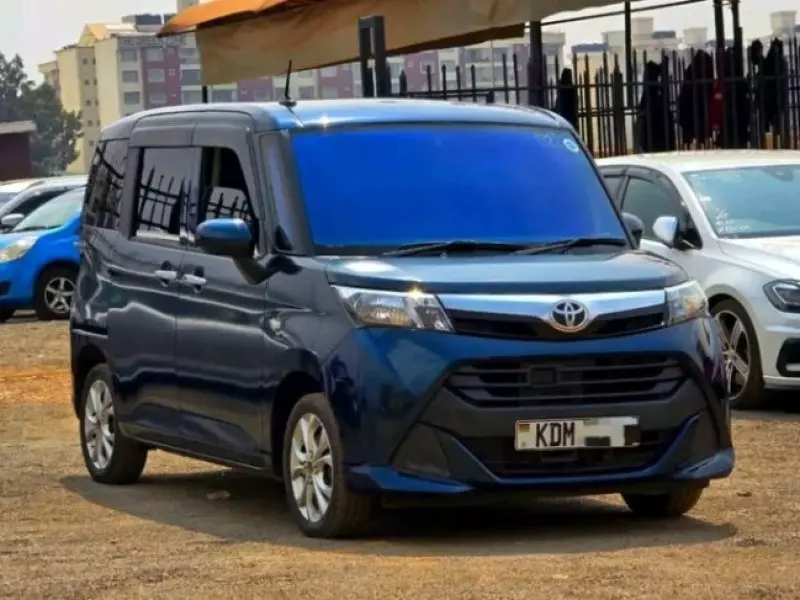 Toyota Noah   - 2017