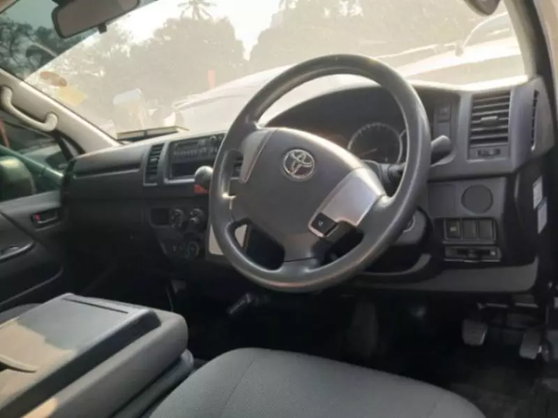 Toyota Hiace   - 2018