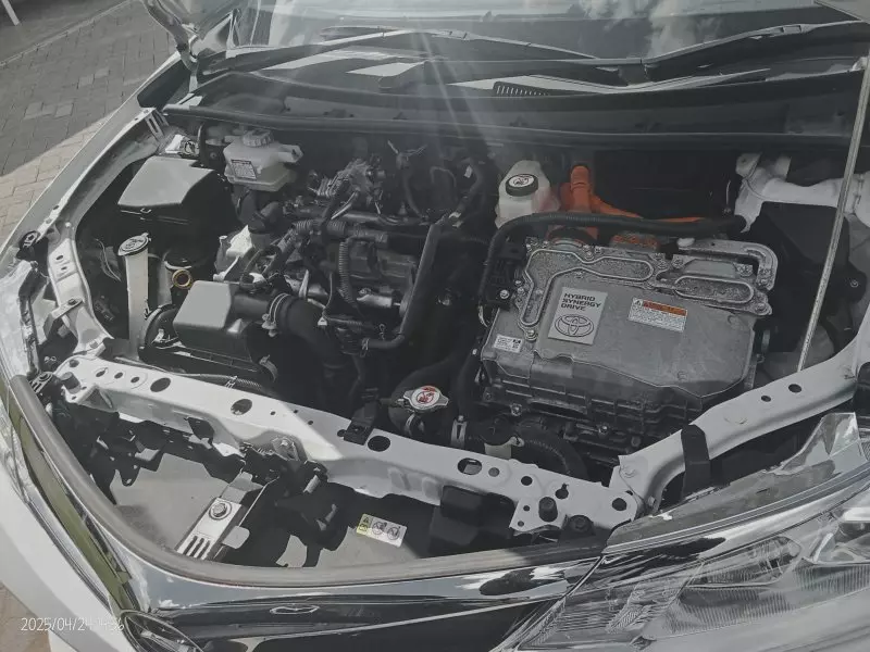 Toyota Fielder hybrid    - 2018