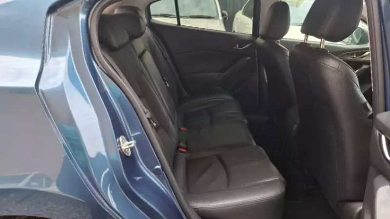 Mazda Axela    - 2018