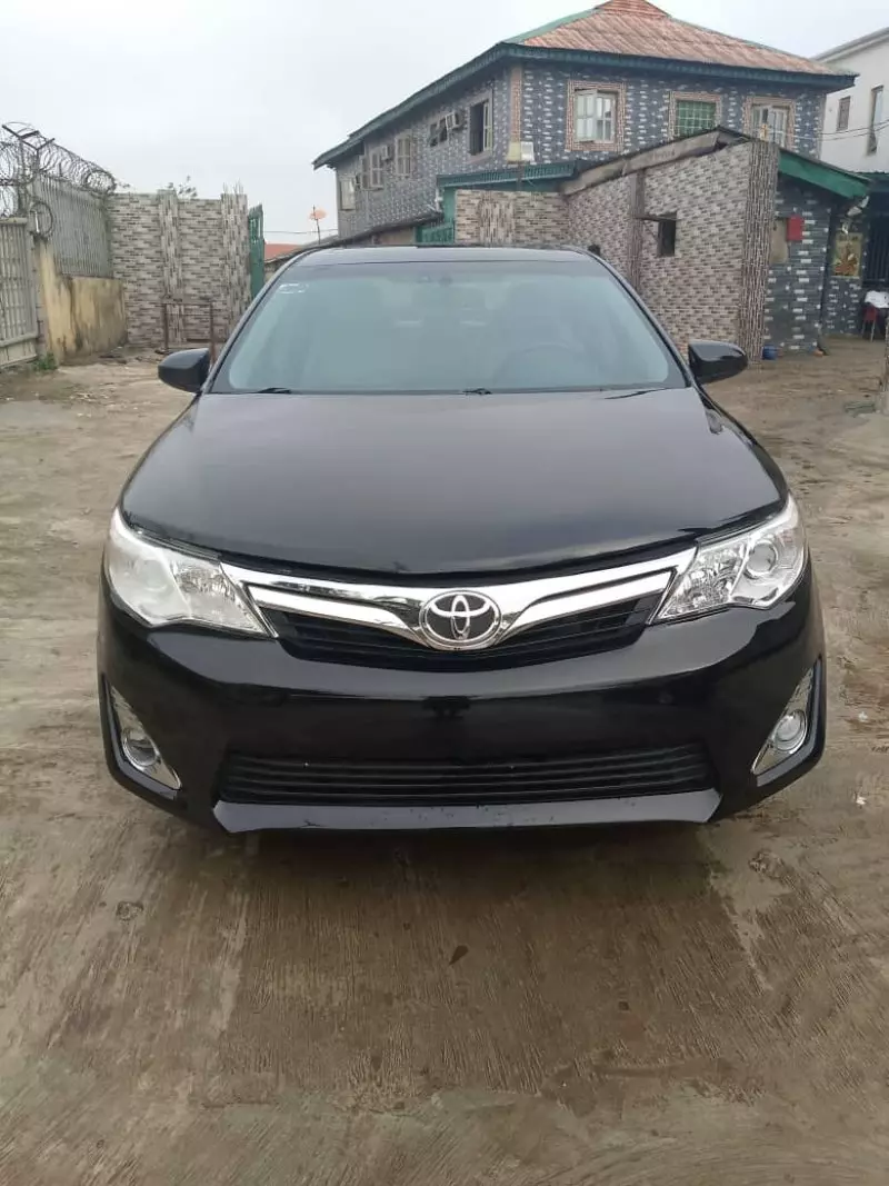 Toyota Camry   - 2013