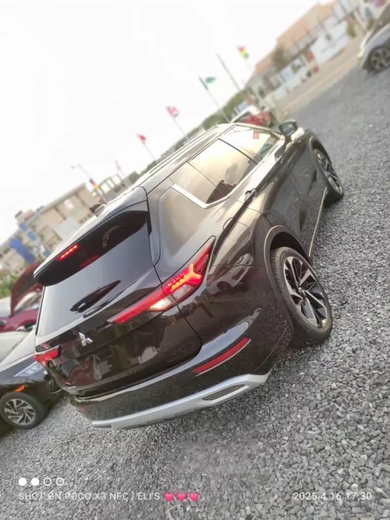Mitsubishi OUTLANDER   - 2022