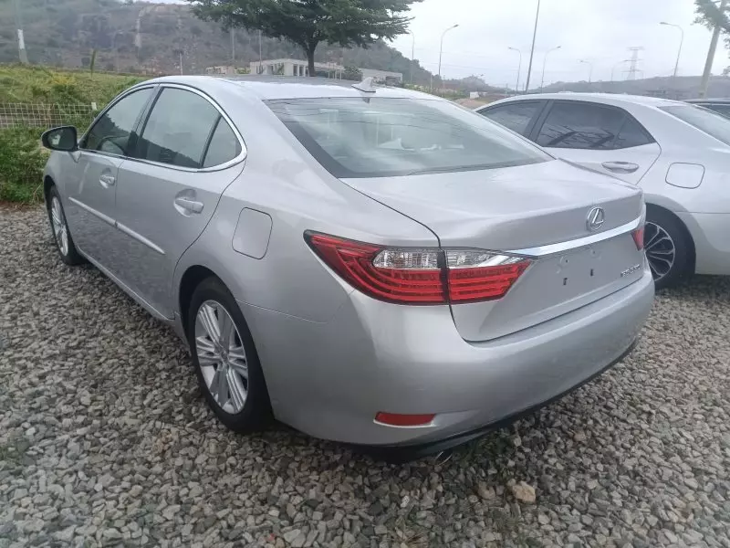 Lexus ES 350   - 2013
