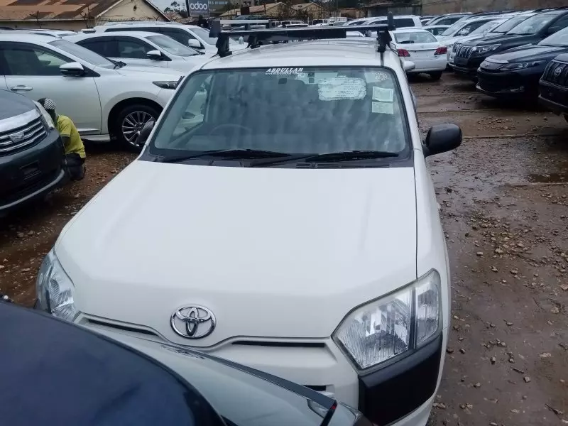Toyota Probox    - 2016