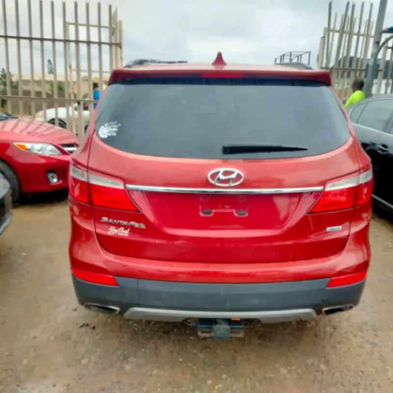Hyundai Santa Fe   - 2013