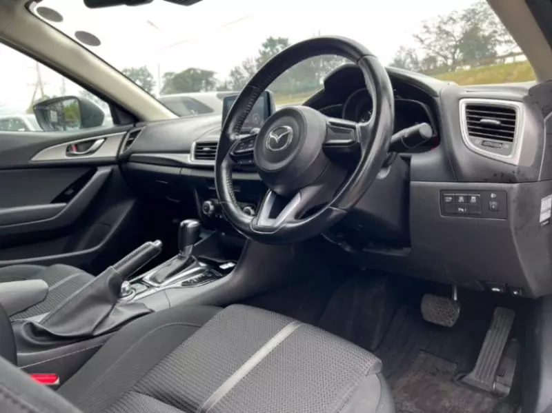 Mazda Axela    - 2018