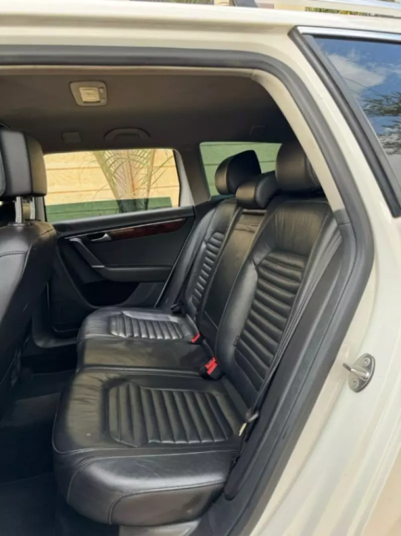 Volkswagen Passat   - 2014