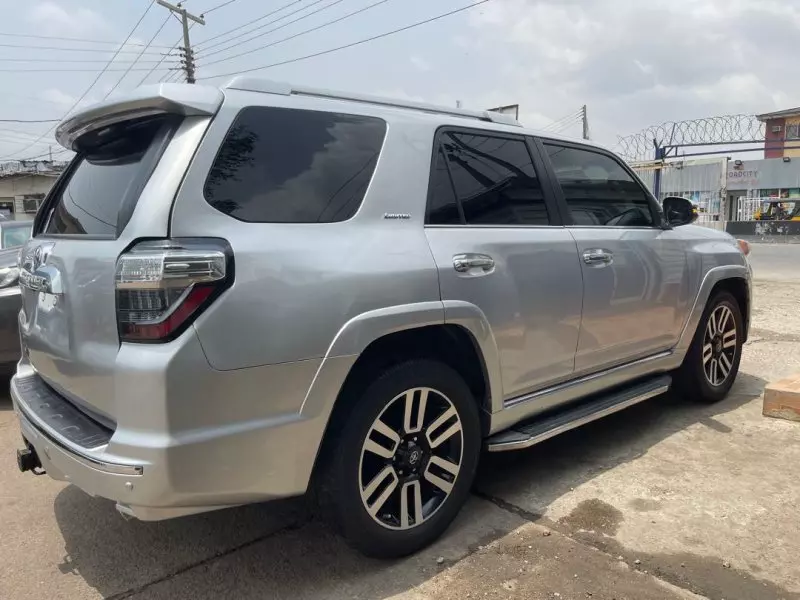 Toyota 4-Runner   - 2014