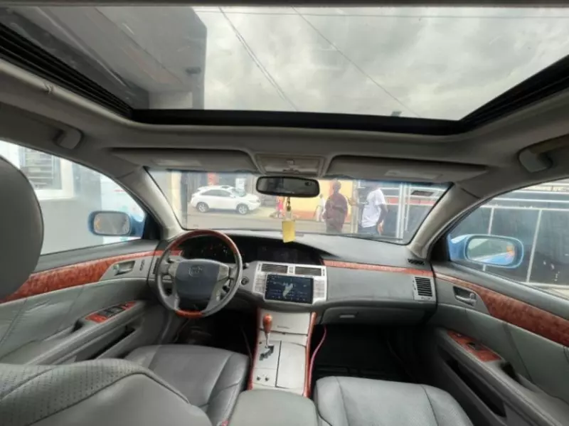 Toyota Avalon   - 2006