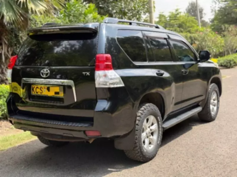 Toyota Land Cruiser Prado   - 2011