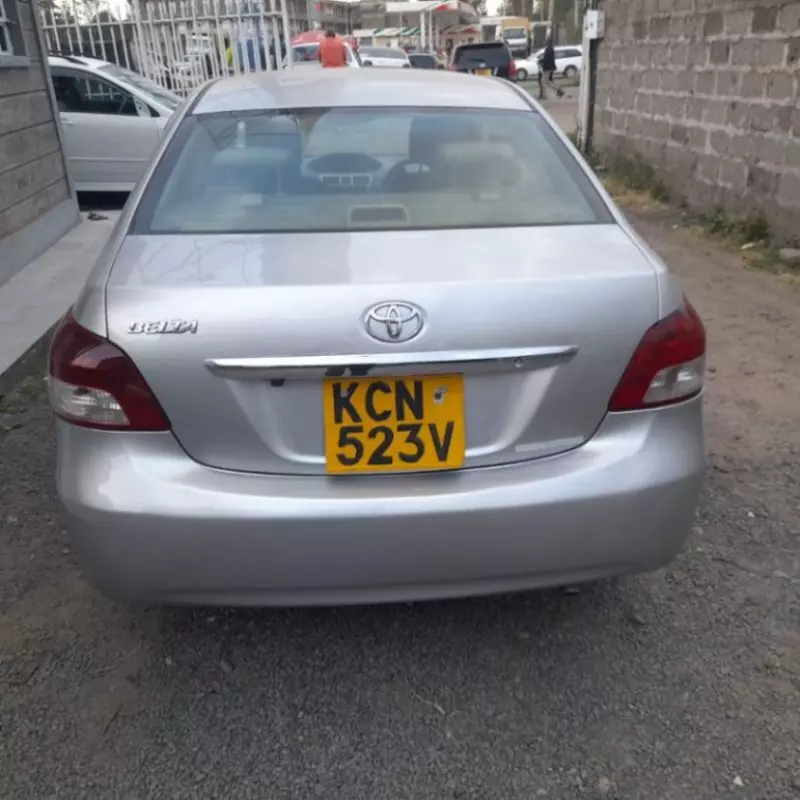 Toyota Belta   - 2011
