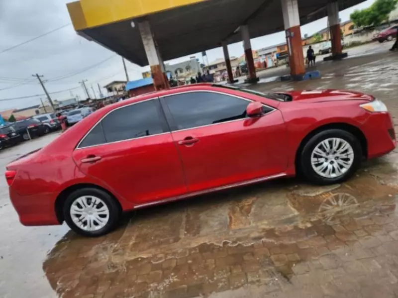 Toyota Camry   - 2013