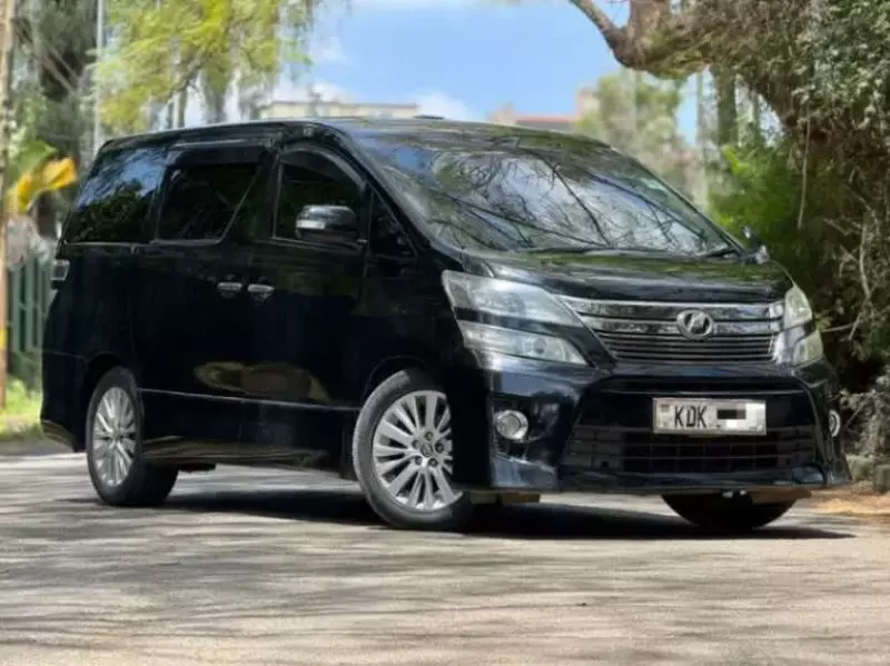 Toyota Vellfire    - 2014