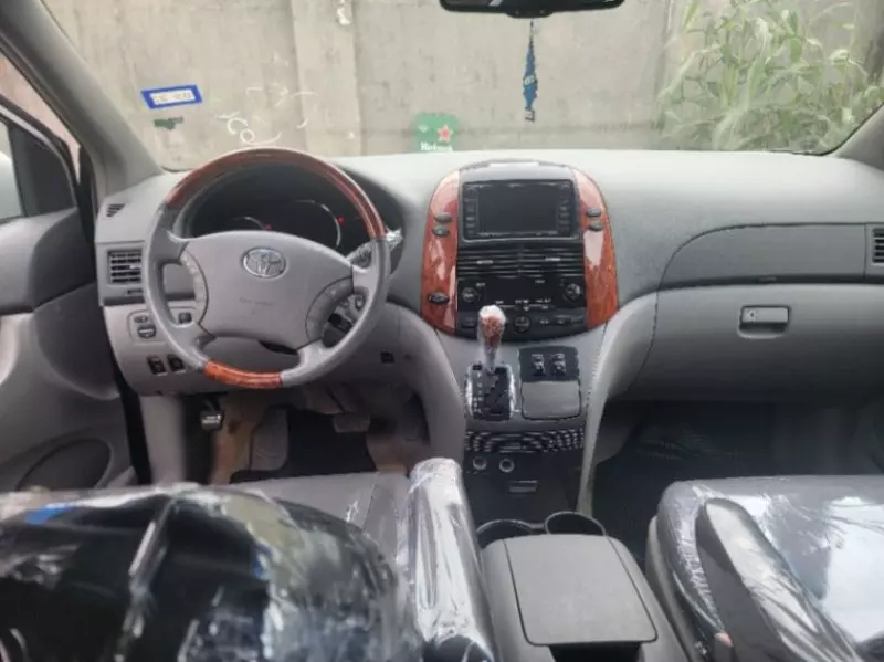Toyota Sienna   - 2007