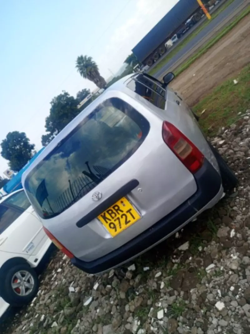 Toyota Probox    - 2005