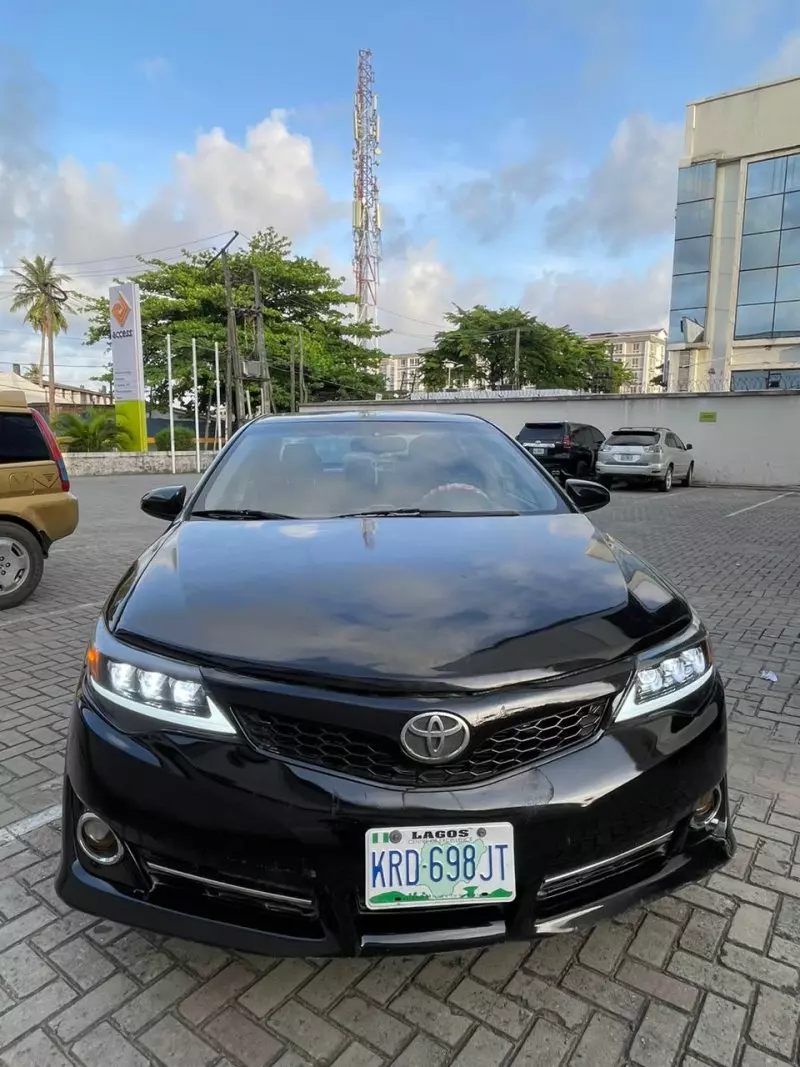 Toyota Camry   - 2012