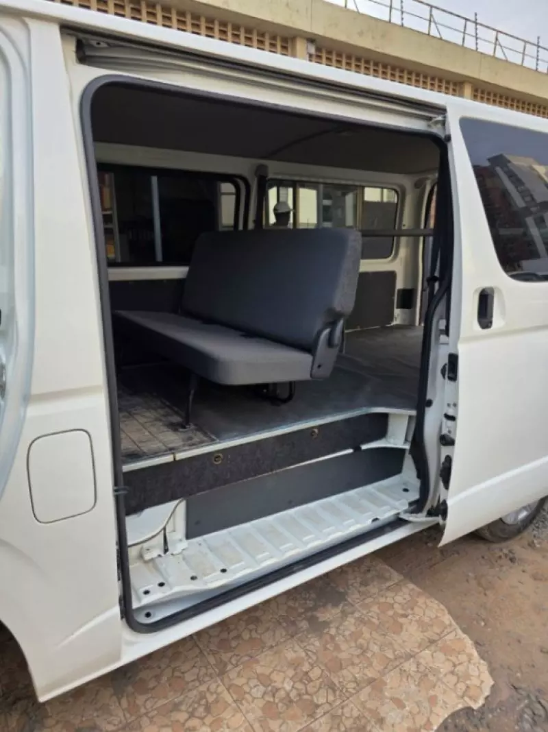 Toyota Hiace   - 2018