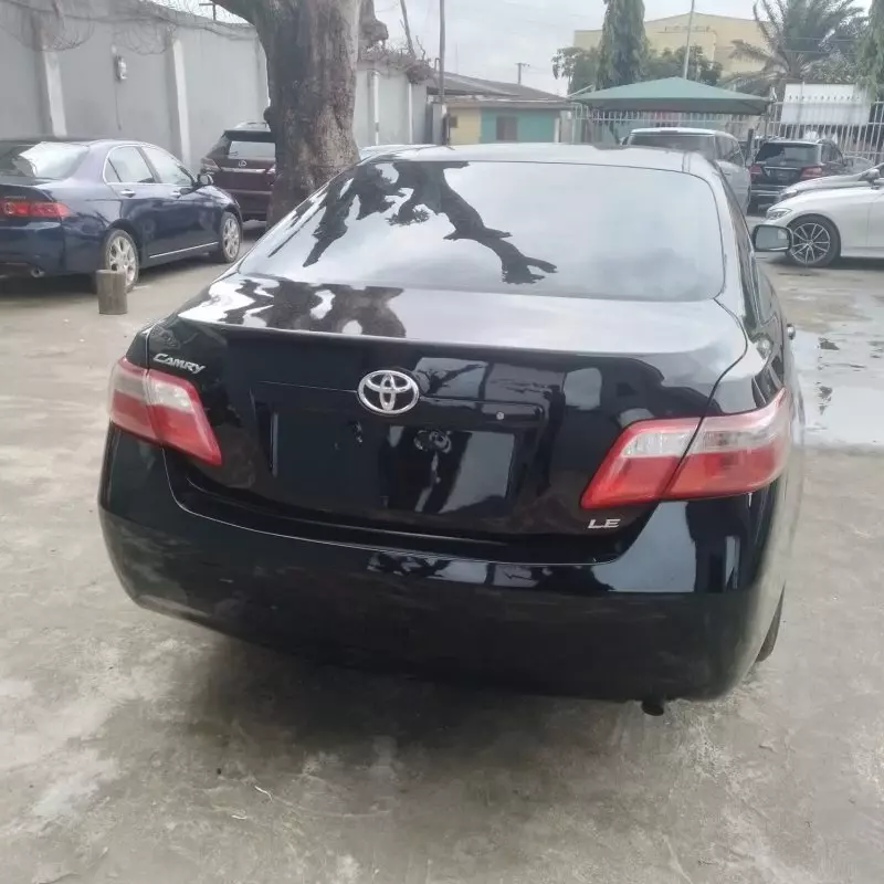 Toyota Camry   - 2009