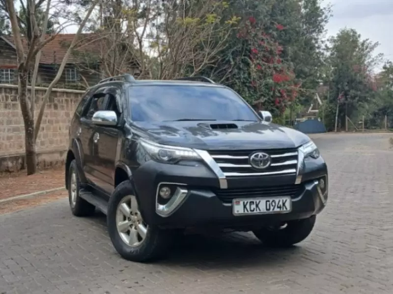 Toyota Fortuner   - 2016