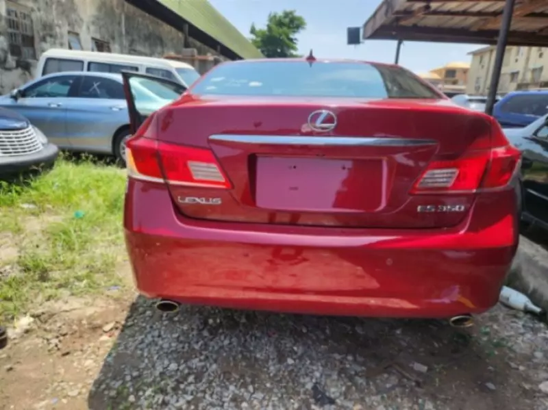 Lexus ES 350   - 2011