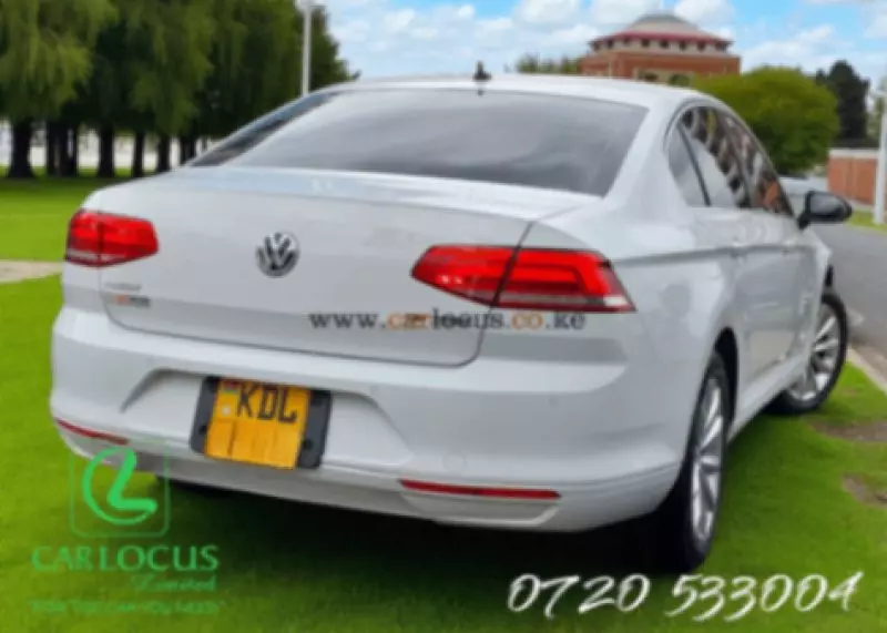 Volkswagen Passat   - 2015