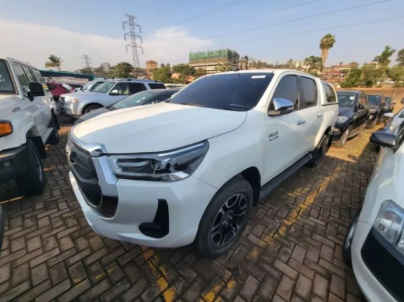 Toyota Hilux   - 2020