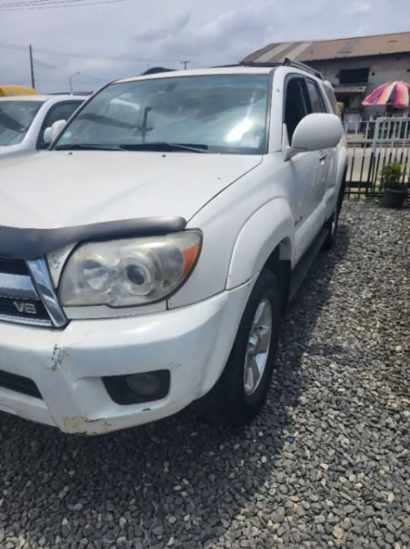 Toyota 4-Runner   - 2006