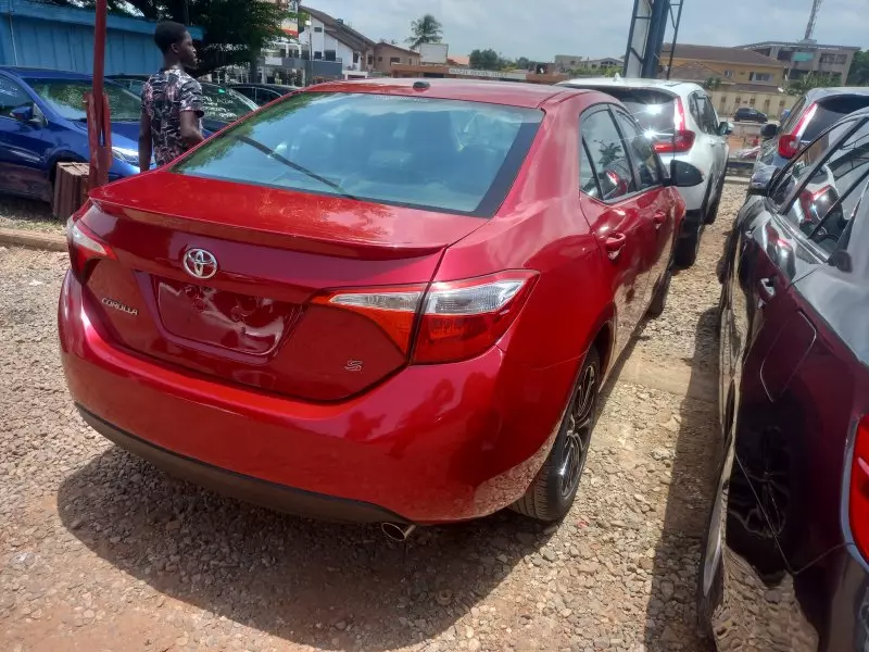 Toyota Corolla   - 2016